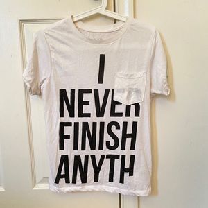 ‘I NEVER FINISH ANYTHING’ TEE